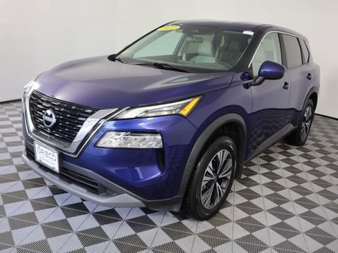 Used 2022 Nissan Rogue SV image 4