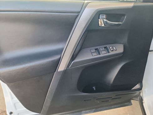 Used 2018 Toyota RAV4 XLE w/ Plus Extra Value Package image 12