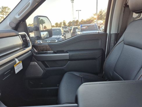 New 2026 Ford F250 Lariat w/ Black Appearance Package image 30