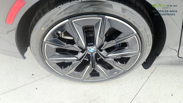 Used 2025 BMW i7 eDrive50 w/ M Sport Package RWD image 79