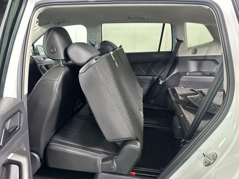 Used 2022 Volkswagen Tiguan SE FWD image 25