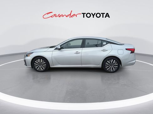 Used 2023 Nissan Altima 2.5 SV image 5