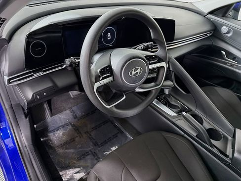 Used 2024 Hyundai Elantra SEL image 17