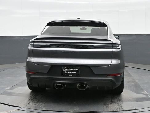 Certified 2025 Porsche Cayenne GTS AWD/4WD image 6