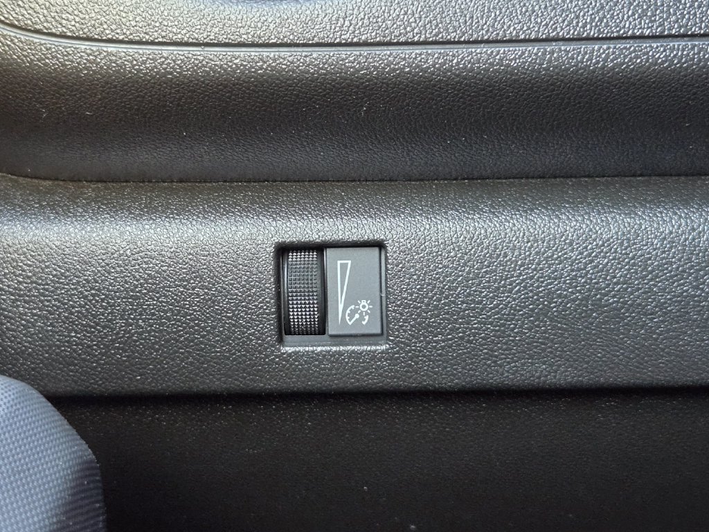 Used 2023 Chevrolet Colorado W/T RWD image 22