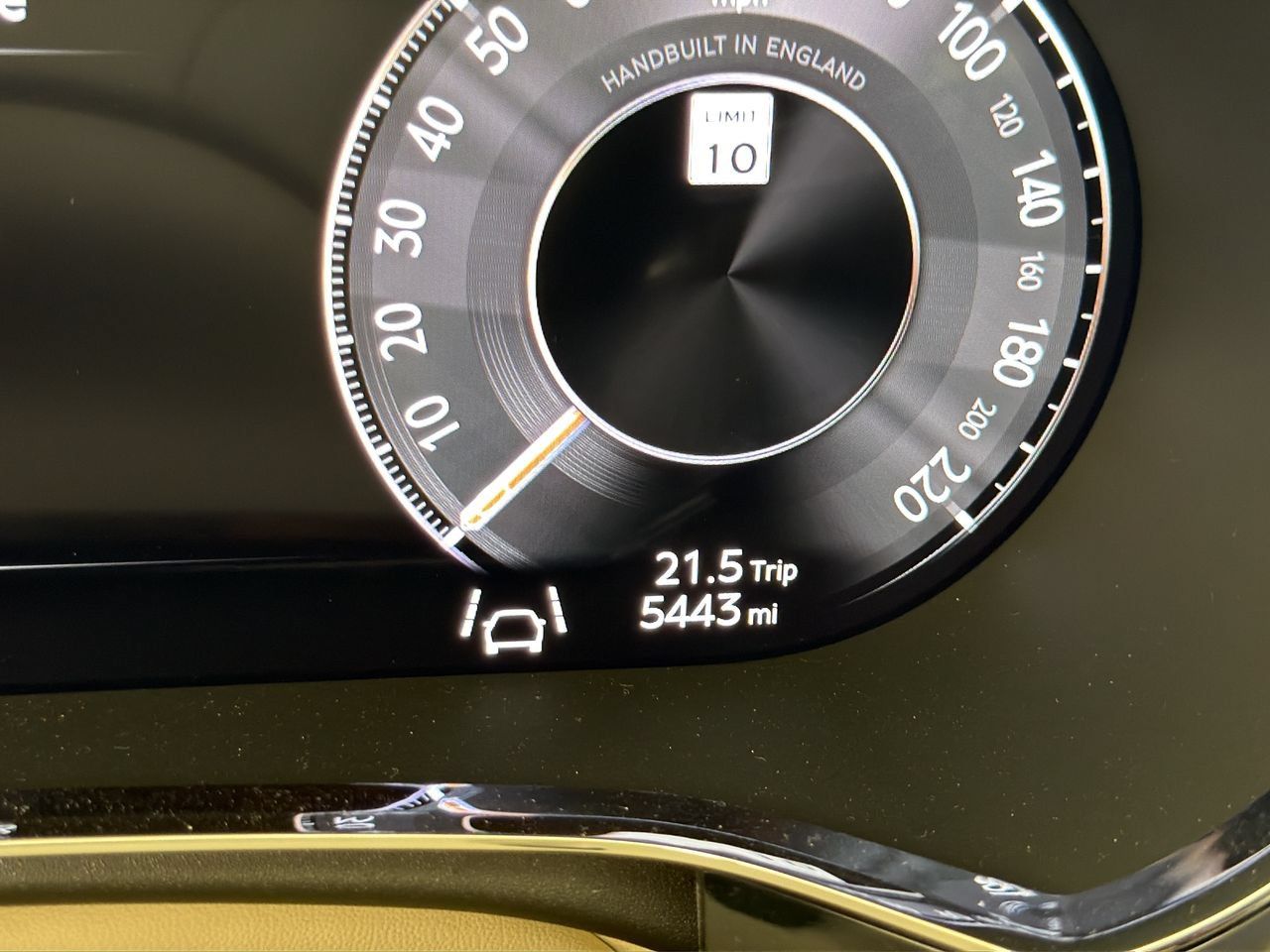 Used 2025 Bentley Flying Spur Plug-In Hybrid AWD/4WD image 33