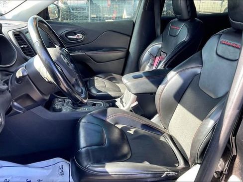 Used 2020 Jeep Cherokee Trailhawk w/ Cold Weather Group image 26