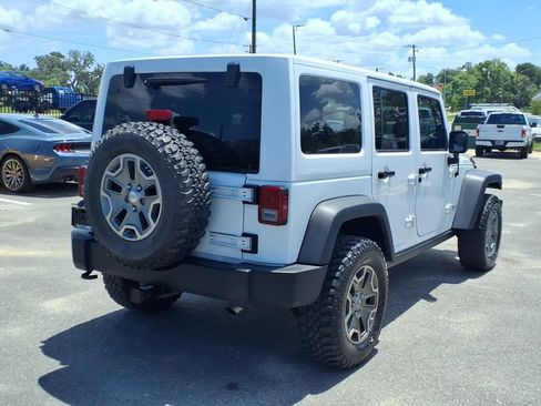 Used 2017 Jeep Wrangler Unlimited Rubicon w/ Connectivity Group AWD/4WD image 7