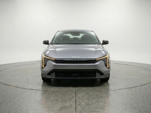 Used 2025 Kia K4 FWD image 2