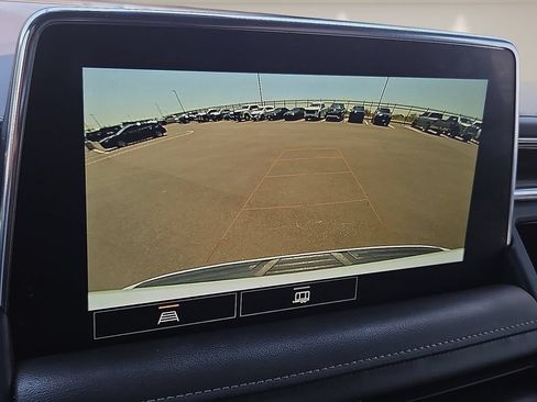 Used 2021 GMC Yukon SLE RWD image 18