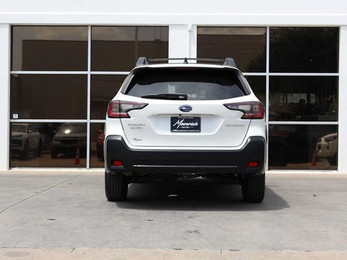 Used 2024 Subaru Outback Premium AWD/4WD image 10