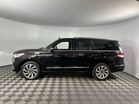 Used 2024 Lincoln Navigator Reserve image 8
