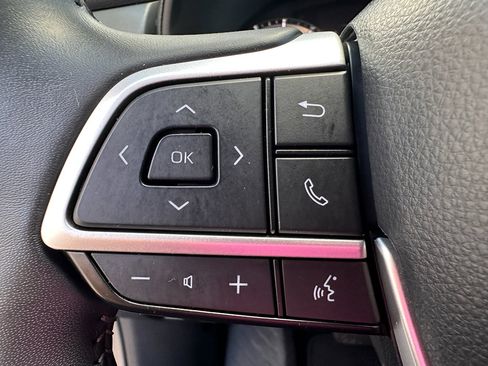 Used 2024 Toyota Highlander LE image 15