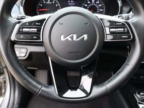Used 2023 Kia Seltos S FWD image 11