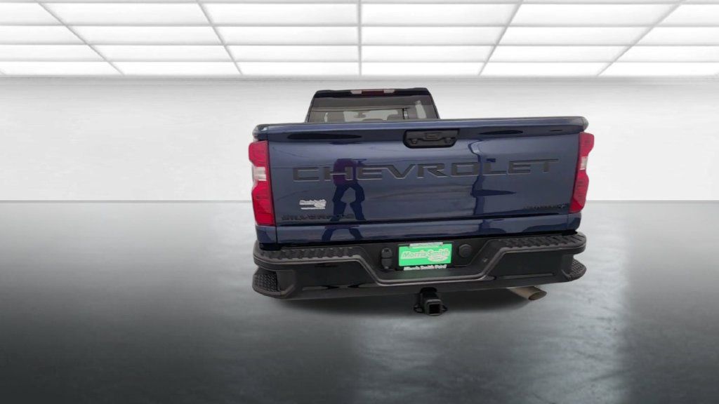 Used 2022 Chevrolet Silverado 2500 Custom w/ Custom Value Package AWD/4WD image 7