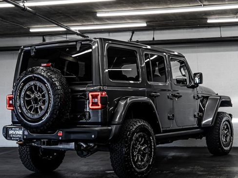 Used 2022 Jeep Wrangler Unlimited Rubicon w/ Trailer Tow Package AWD/4WD image 5