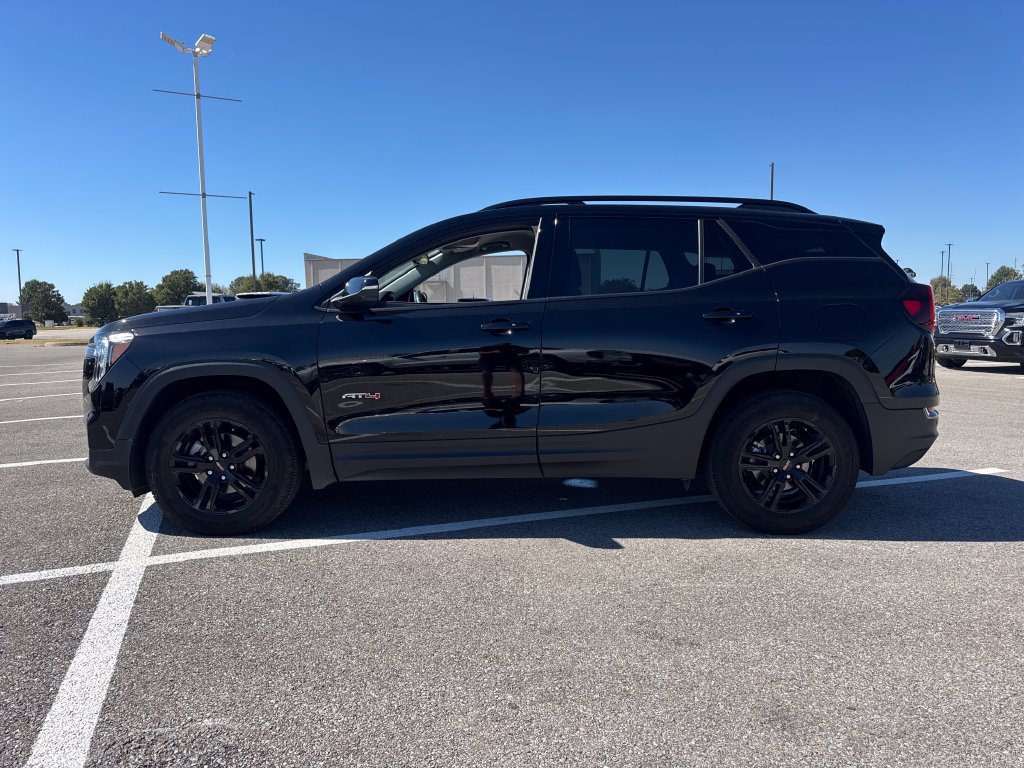 Used 2022 GMC Terrain AT4 w/ LPO, Floor Liner Package AWD/4WD image 3