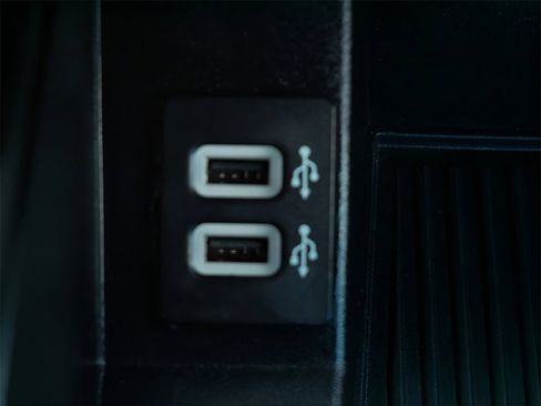 Used 2020 Ford F150 Raptor w/ Equipment Group 802A Luxury image 18