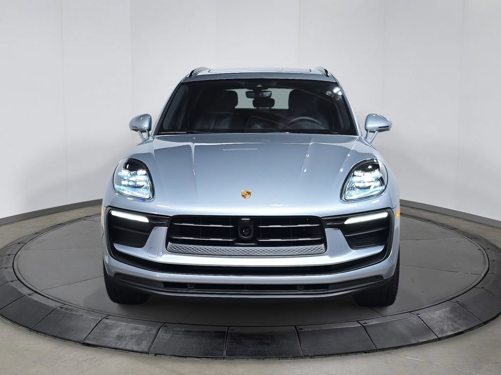 Certified 2026 Porsche Macan AWD/4WD image 10