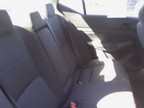 Used 2024 Nissan Altima 2.5 SV image 11