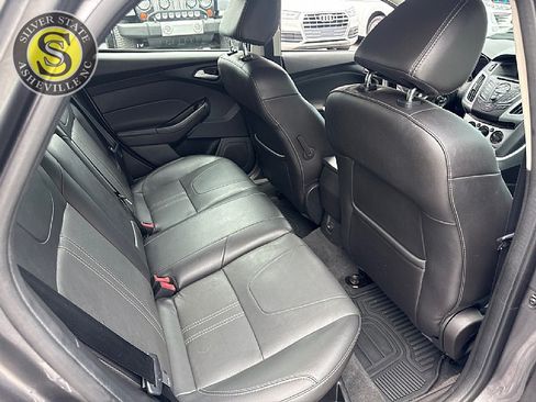 Used 2014 Ford Focus SE w/ Equipment Group 201A FWD image 14
