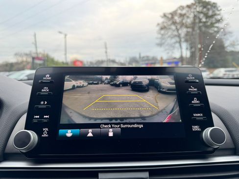 Used 2018 Honda Accord Sport image 19