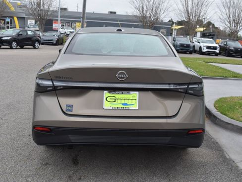 Used 2026 Nissan Sentra SV w/ SV Convenience Package FWD image 7