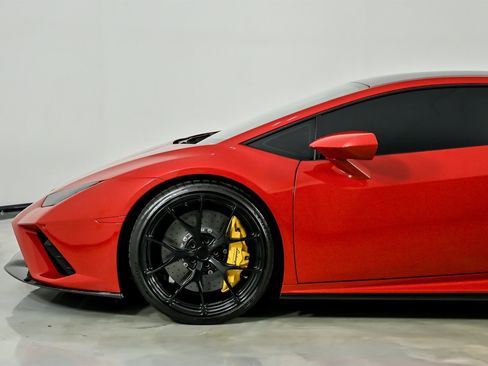 Used 2021 Lamborghini Huracan EVO image 8