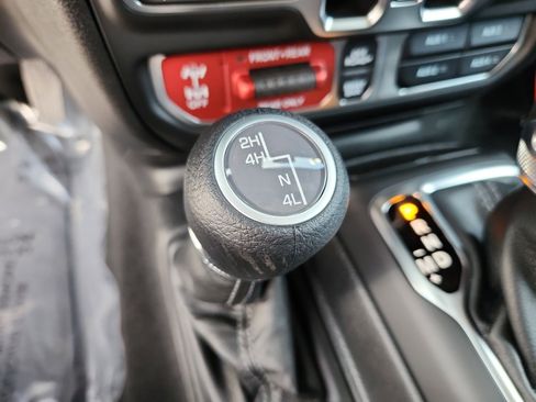 New 2025 Jeep Gladiator Rubicon w/ Safety Group image 33