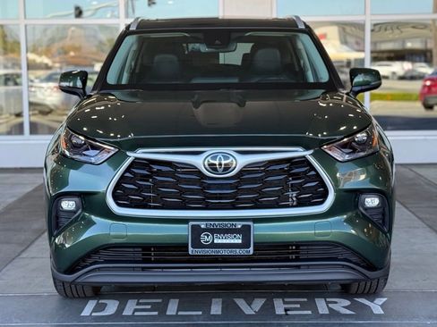 Certified 2024 Toyota Highlander XLE image 5