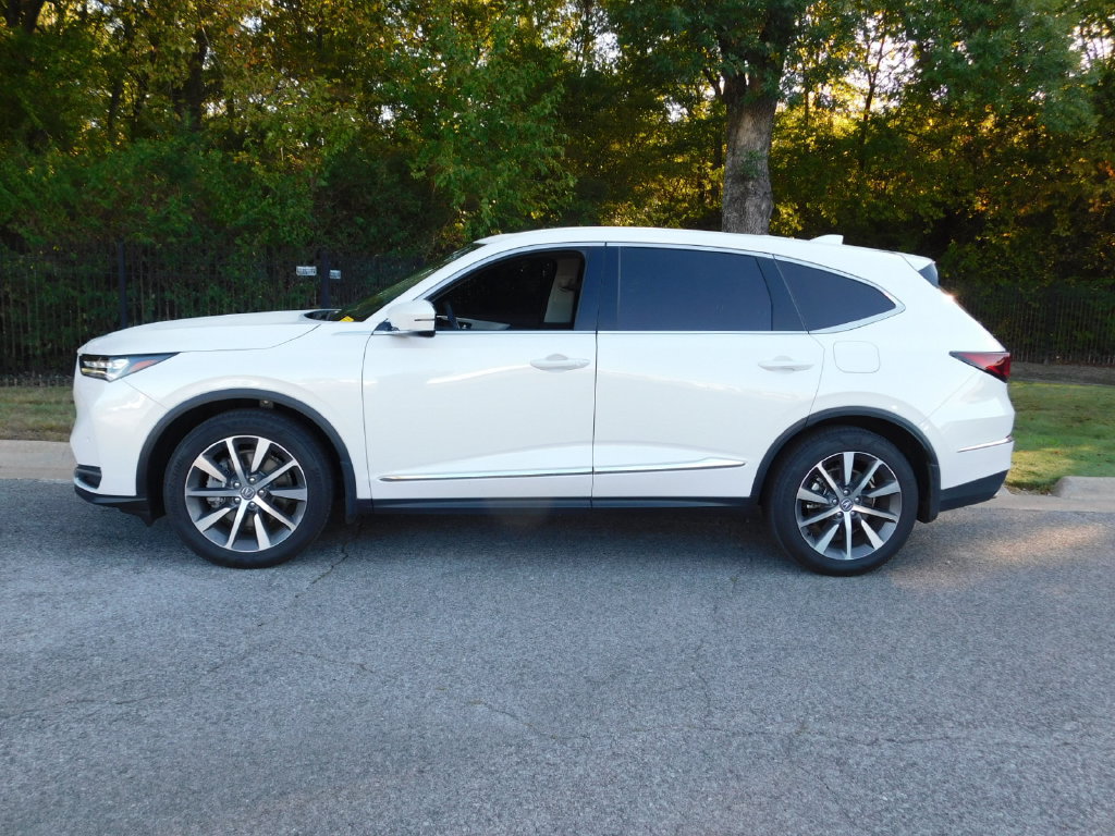 Used 2025 Acura MDX w/ Technology Package FWD image 2
