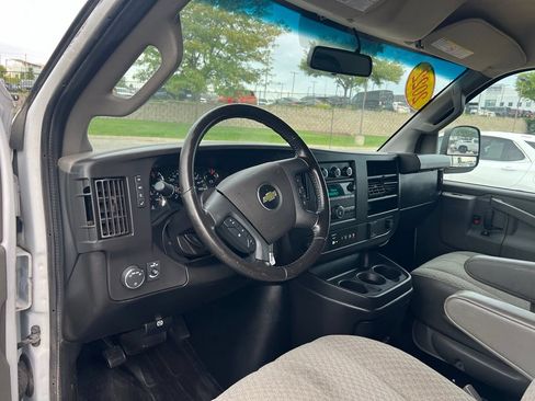 Used 2022 Chevrolet Express 2500 w/ Driver Convenience Package RWD image 17