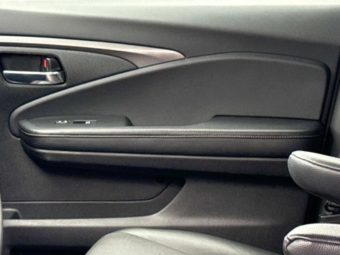 Certified 2017 Honda Ridgeline RTL-T image 21