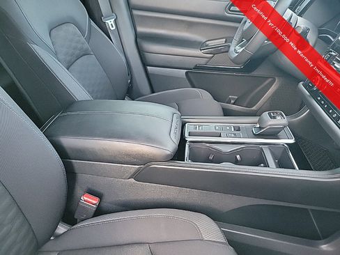 Used 2024 Nissan Pathfinder SV image 47