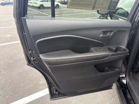 Used 2025 Honda Passport EX-L image 31