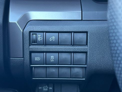 Used 2025 Toyota Tacoma SR5 image 31