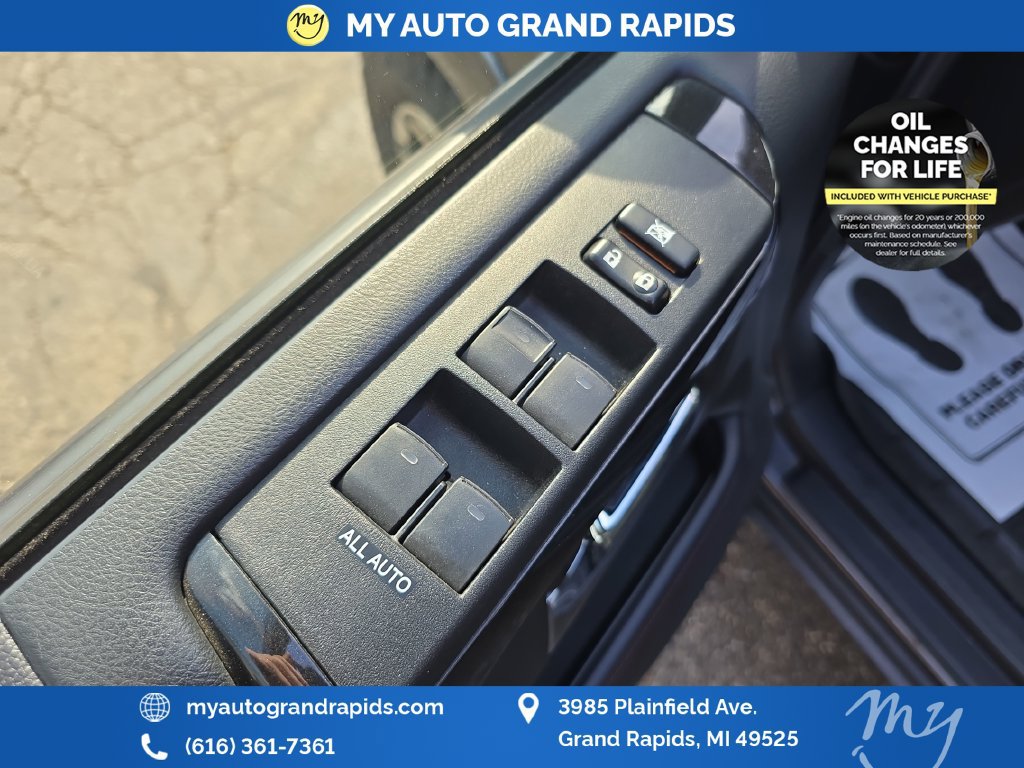 Used 2017 Toyota 4Runner TRD Off-Road Premium AWD/4WD image 11