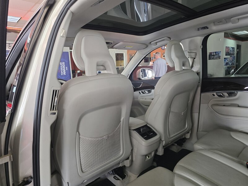 Used 2016 Volvo XC90 T6 Momentum w/ Momentum Plus Package AWD/4WD image 11