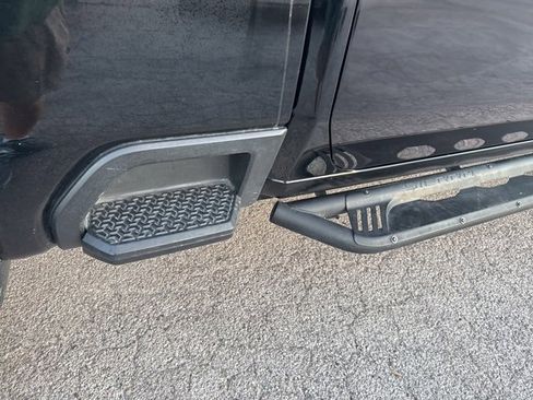 Used 2023 GMC Sierra 2500 AT4 image 24