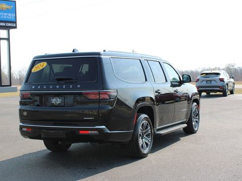 Used 2024 Jeep Wagoneer L Series II w/ Flexible Seating Group AWD/4WD image 9