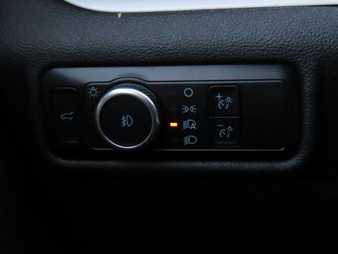 Used 2023 Ford Explorer XLT w/ Equipment Group 202A image 34