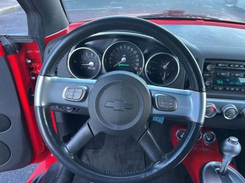 Used 2005 Chevrolet SSR w/ Preferred Equipment Group image 17