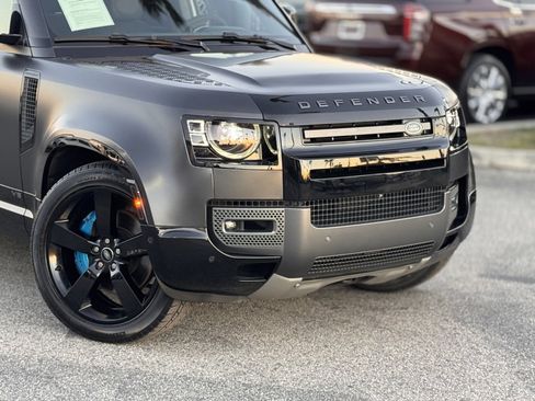 Used 2022 Land Rover Defender 110 V8 image 3