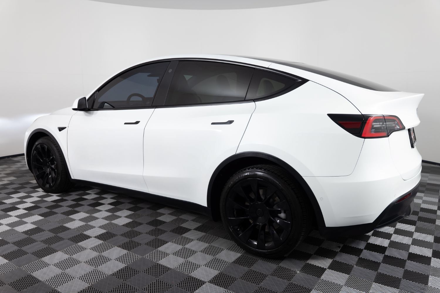 Used 2021 Tesla Model Y Long Range AWD/4WD image 4