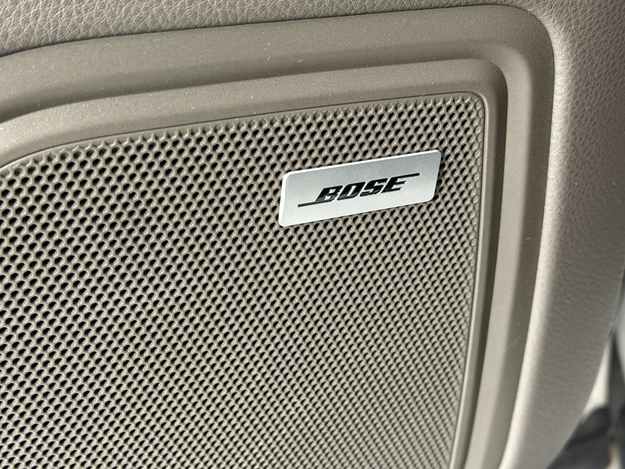 Certified 2024 Porsche Macan S AWD/4WD image 30