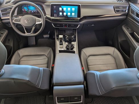 Used 2025 Volkswagen Atlas Cross Sport SEL image 23