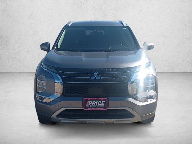 Used 2023 Mitsubishi Outlander SEL FWD image 2