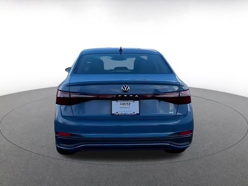 Used 2025 Volkswagen Jetta SE image 11