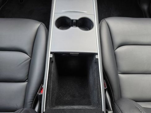Used 2022 Tesla Model Y Performance AWD/4WD image 35