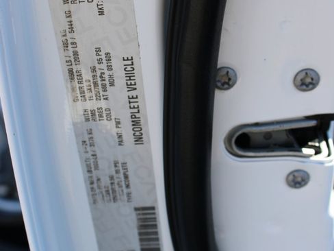 Used 2024 RAM 4500 SLT w/ Quick Order Package 2YG SLT image 11